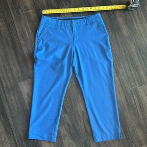 Under Armour Woman's cropped/ capri Golf pants, Size 4, never worn tags removed